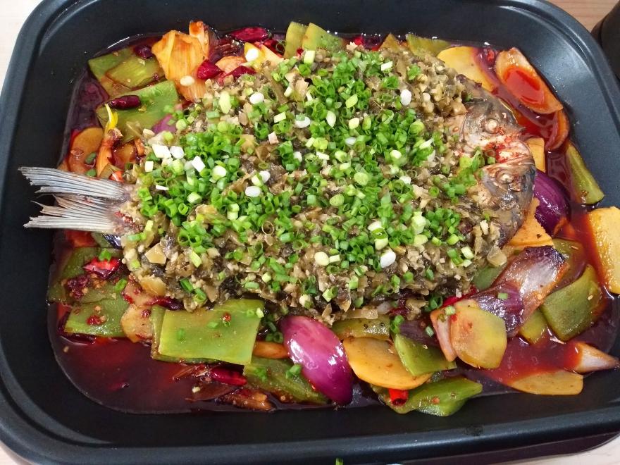 成都學(xué)燒烤烤魚哪里有培訓(xùn)班？培訓(xùn)萬州烤魚技術(shù)好做嗎？