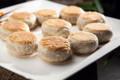 成都培訓(xùn)學(xué)校做的綠豆餅?zāi)芊哦嗑茫? /></a>
                    <p><a href=