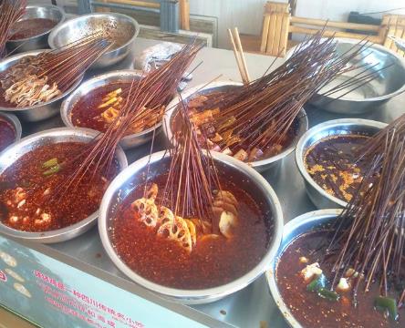 四川特色小吃，看起來(lái)很有油吃起來(lái)很香