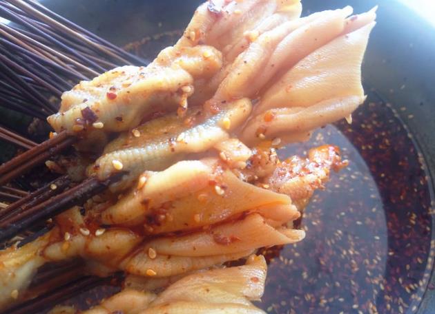 四川特色小吃，看起來(lái)很有油吃起來(lái)很香