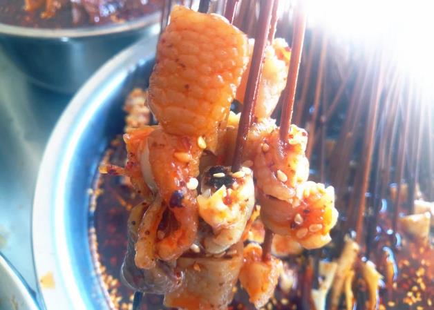 四川特色小吃，看起來(lái)很有油吃起來(lái)很香