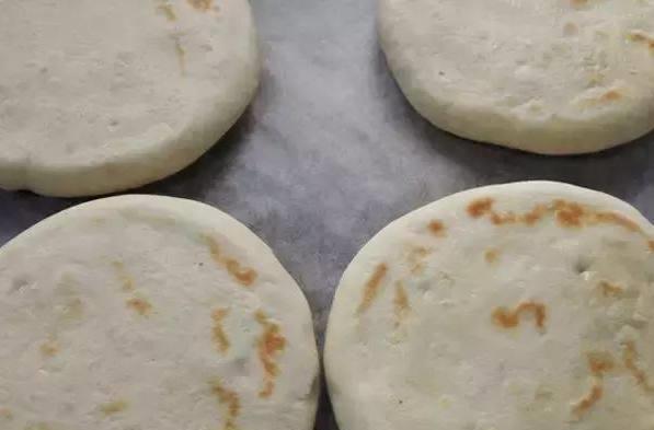 紅糖鍋盔，我的童年最愛(ài)