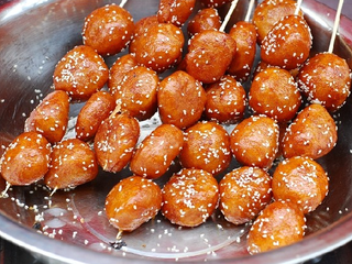 外酥里脆的糖油果子，成都的風味小吃之一，做起來如此簡單