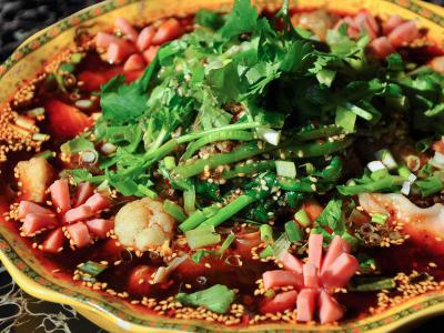 四川流傳的正宗麻辣燙做法，你也可以征服小吃街