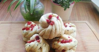 不會(huì)做花卷的可以試試這個(gè)方法，很簡(jiǎn)單，一看就會(huì)，好吃又好看