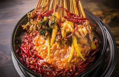 麻辣燙技術(shù)培訓(xùn)哪里好？蜀味緣經(jīng)營靈活總部全程幫扶