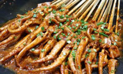 四川鐵板魷魚(yú)技術(shù)培訓(xùn)班需要多少錢(qián)？培訓(xùn)操作方法與技巧