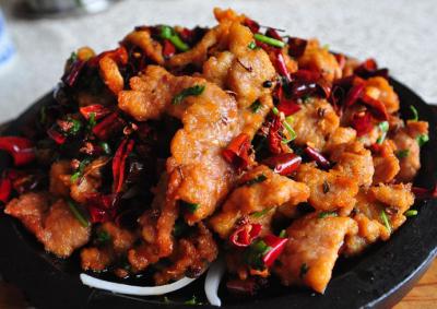 哪里有鐵板魷魚技術(shù)培訓(xùn)學(xué)校？鐵板醬料的調(diào)制