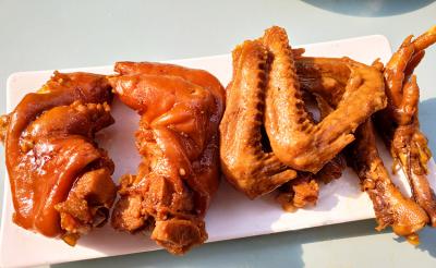 成都熟食鹵菜技術(shù)培訓(xùn)學(xué)校哪里好？成都蜀味緣的鹵菜技術(shù)培訓(xùn)