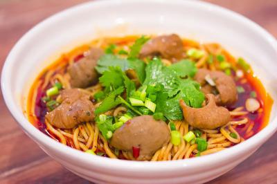 培訓(xùn)川味面食技術(shù)班,四川有哪些培訓(xùn)面食機(jī)構(gòu)？