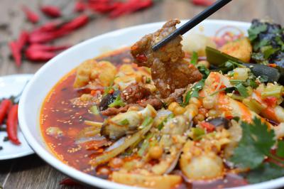 麻辣火鍋冒菜技術(shù)培訓(xùn)哪家好？蜀味緣培訓(xùn)學(xué)校