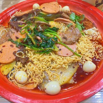 麻辣燙技術(shù)培訓(xùn)學(xué)校哪里找？蜀味緣培訓(xùn)班深度解析