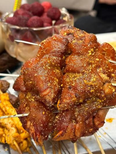 想學(xué)正宗烤豬蹄技術(shù)？盤點(diǎn)國內(nèi)熱門培訓(xùn)學(xué)校，蜀味緣培訓(xùn)班深度解析