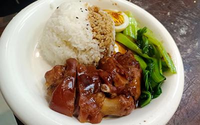  隆江豬腳飯技術(shù)培訓(xùn)班哪里好？成都蜀味緣餐飲培訓(xùn)，正宗手藝學(xué)回家！