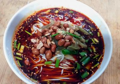 重慶小面技術(shù)培訓(xùn)哪里比較好？蜀味緣小吃培訓(xùn)學(xué)校深度解析